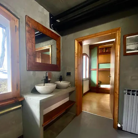 Shangri-la Travellers' * Castel dell'Alpi